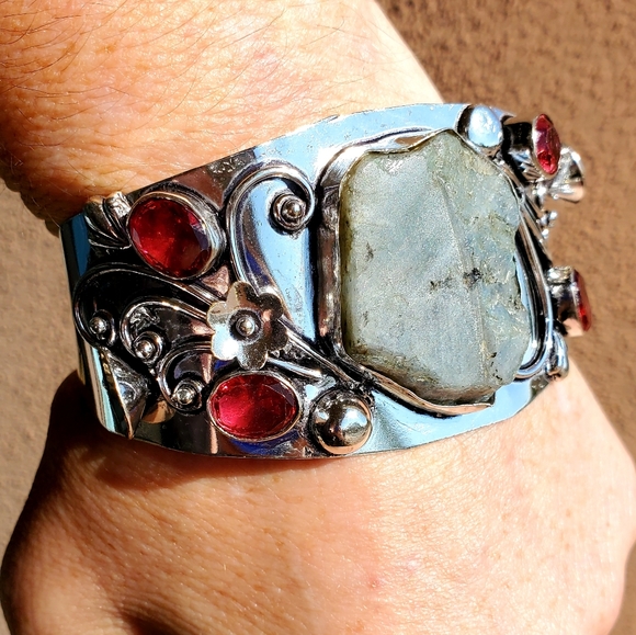 New Unique Rough Labradorite and Garnet Adjustable Cuff 925 Silver Bracelet. - Picture 4 of 16